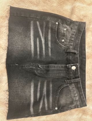 Falda tejana negra desgastada, Shein