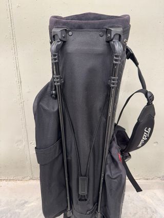 Bolsa de golf Titleist negra y roja