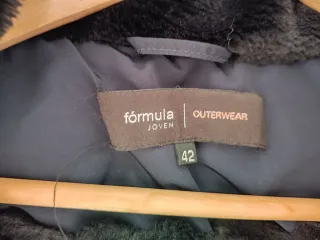 Abrigo acolchado tres cuartos azul