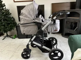 Carrito convertible de bebé gris con estampado