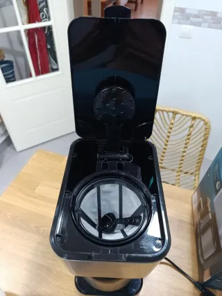 Cafetera Cecotec con jarra termo