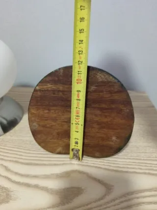 Figura Sapo Madera sobre  Hoja de nenúfar