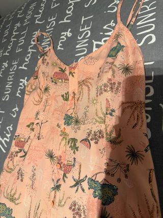 Vestido Lefties floral S con adorno en espalda