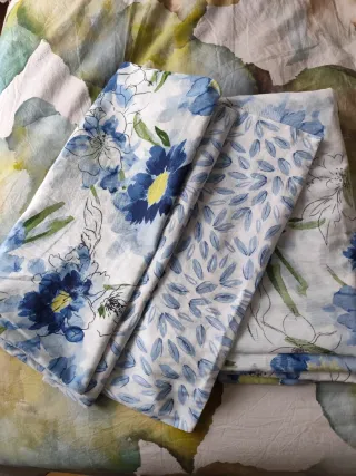 Funda Nórdica y Almohadón Flores Azules. Reversibl