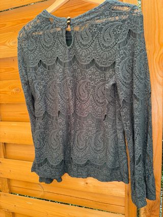 Camiseta encaje manga larga