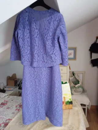 Traje de guipur morado