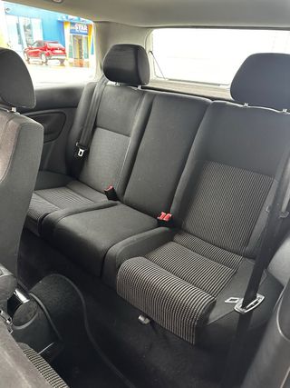 Volkswagen Golf 2003