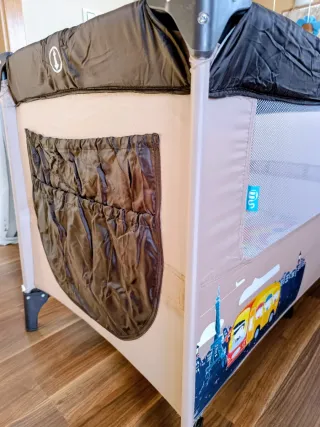 Cuna de viaje con accesorios