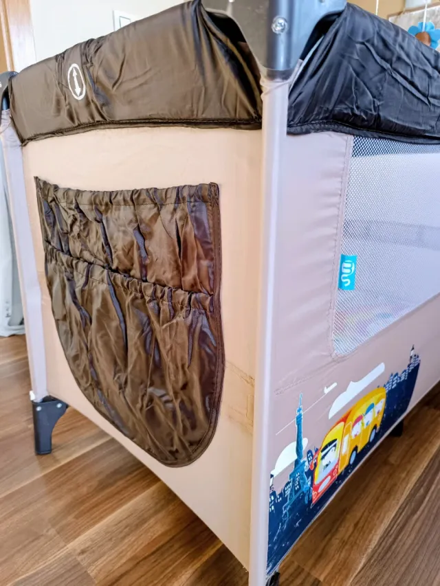 Cuna de viaje con accesorios