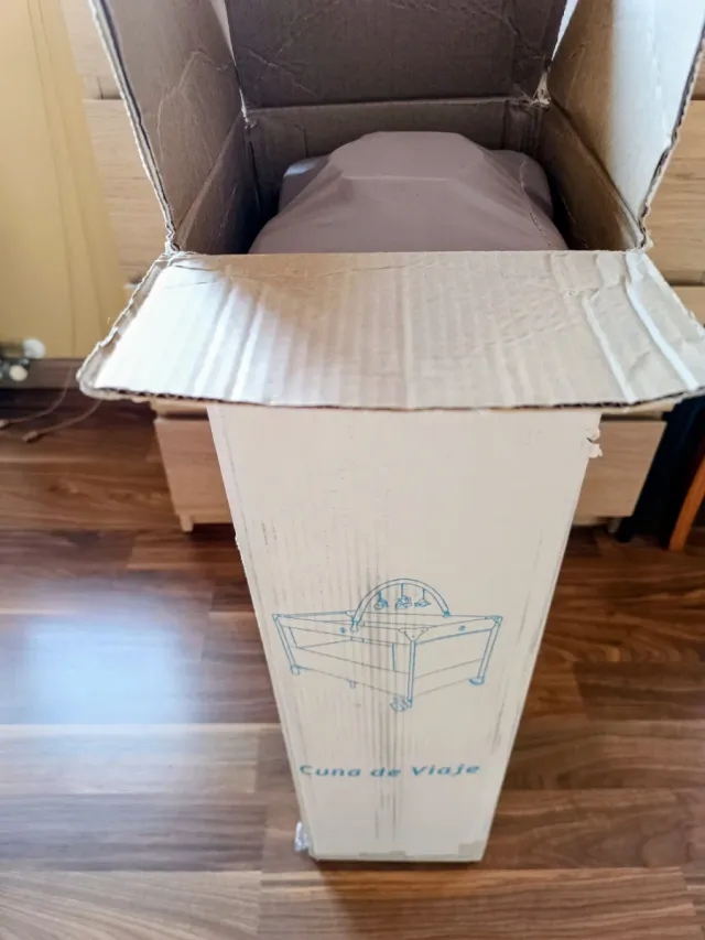 Cuna de viaje con accesorios