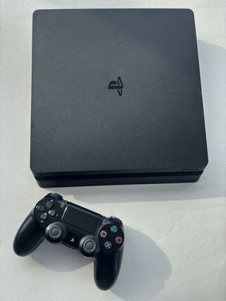 Consola PS4 Slim Negra + 3 Mandos