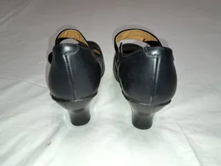 Zapatos de tacón negros para mujer