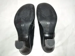 Zapatos de tacón negros para mujer