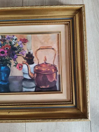 Cuadro reproducción floral con marco dorado