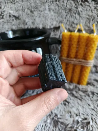 Lote caldero bruja + velas miel + turmalina natura