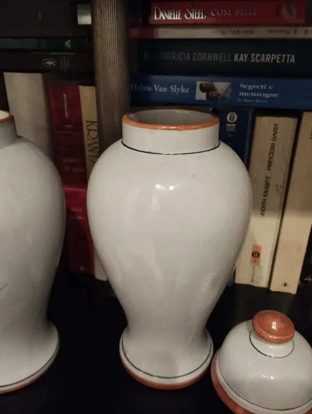 Coppia vasi ceramica con coperchio