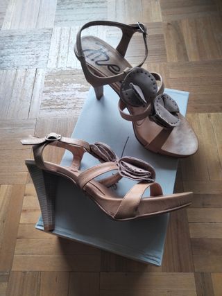 Sandalias tacón 10cm beige a estrenar