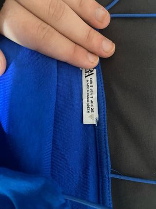 Dos tops (azul y blanco)