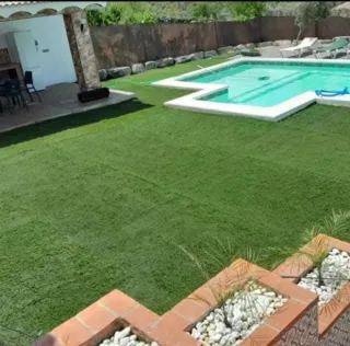 CÉSPED ARTIFICIAL DÉ CAMPOS DÉ FUTBOL RECICLADOS