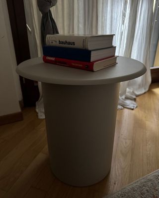 Tavolino di design beige