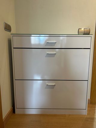 Zapatero con luz LED azul