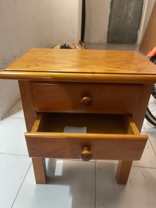 Mesilla de noche de madera