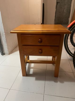 Mesilla de noche de madera