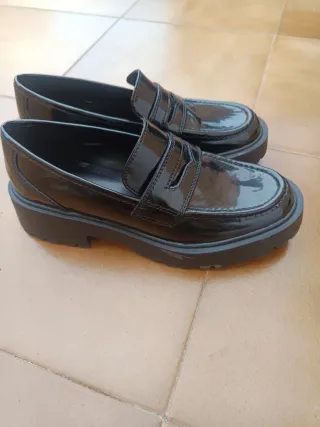 Mocasines Lefties charol negros talla 39