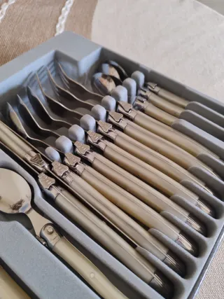 Set 24 cubiertos Laguiole Production  color marfil