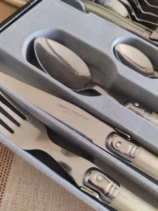 Set 24 cubiertos Laguiole Production  color marfil