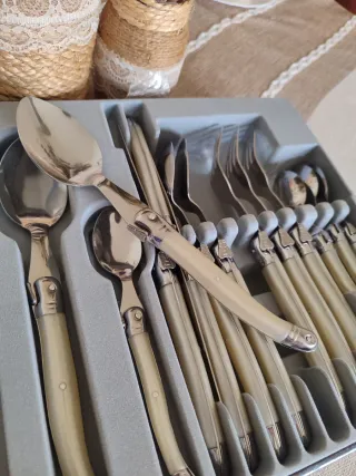 Set 24 cubiertos Laguiole Production  color marfil