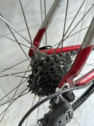 Bicicleta de carretera Btwin Roja