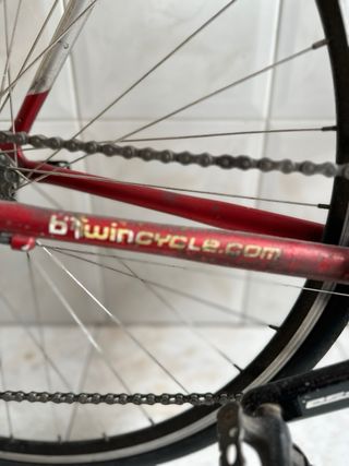 Bicicleta de carretera Btwin Roja