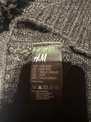 Gorro H&M negro con pompón