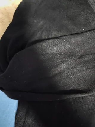 Jersey Negro Cuello Pico