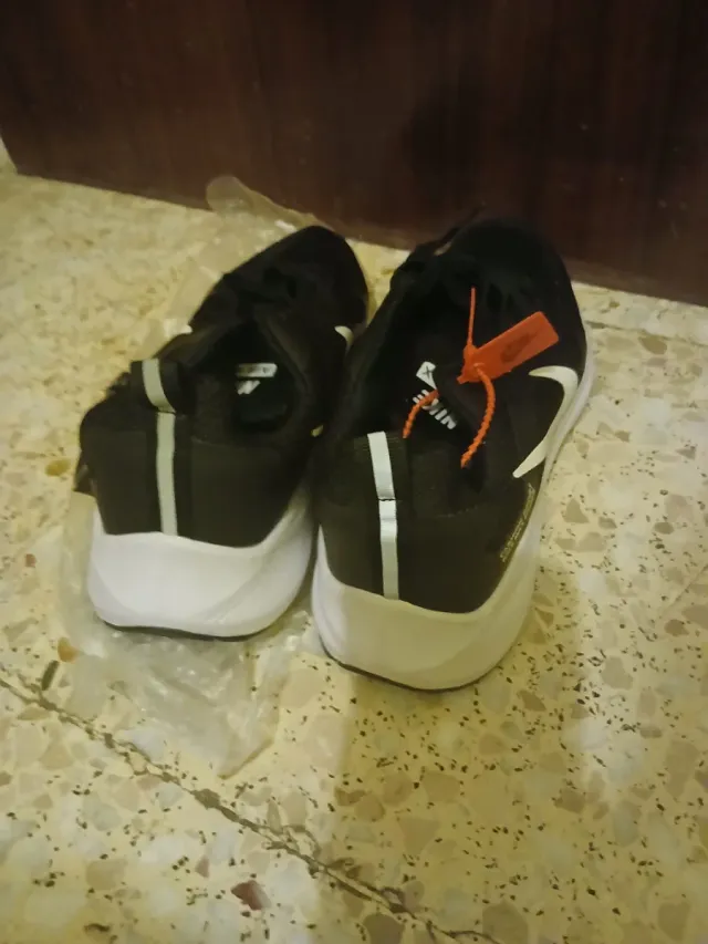 Zapatillas Nike Negras y Blancas