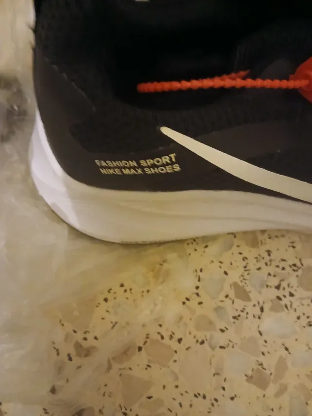 Zapatillas Nike Negras y Blancas