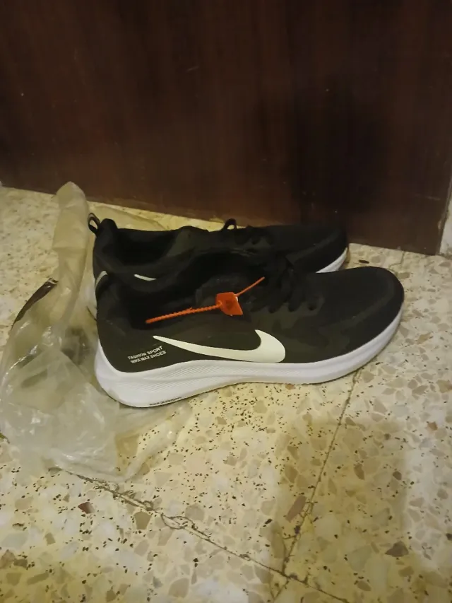Zapatillas Nike Negras y Blancas