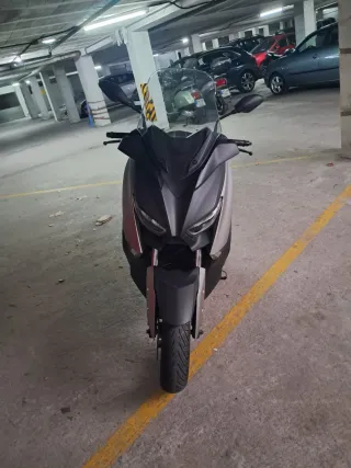 Yamaha X Max 125cc Maxiscooter Automática