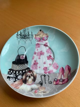 Plato y taza estilo vintage para desayuno