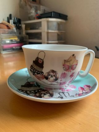 Plato y taza estilo vintage para desayuno