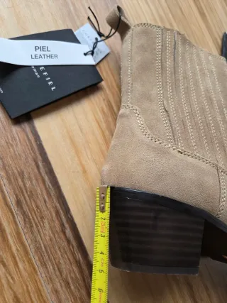 Botín piel elástico serraje Cortefiel beige