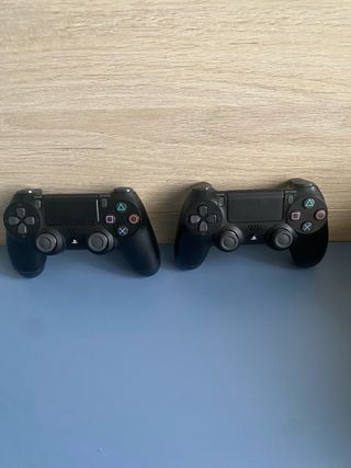 PS4 Slim Nera + 2 Controller + Giochi