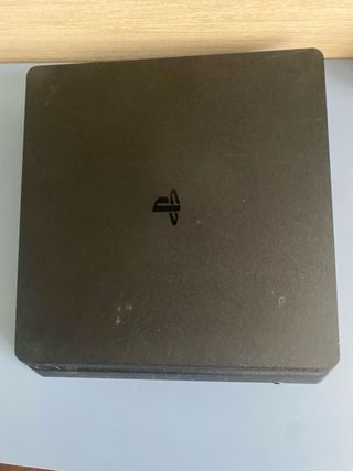 PS4 Slim Nera + 2 Controller + Giochi