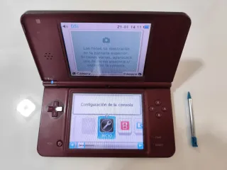 Nintendo DSi XL Rosso con Accessori