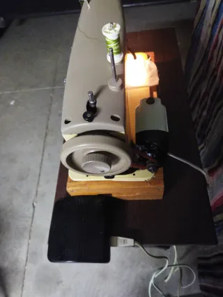 Máquina de coser Alfa 415