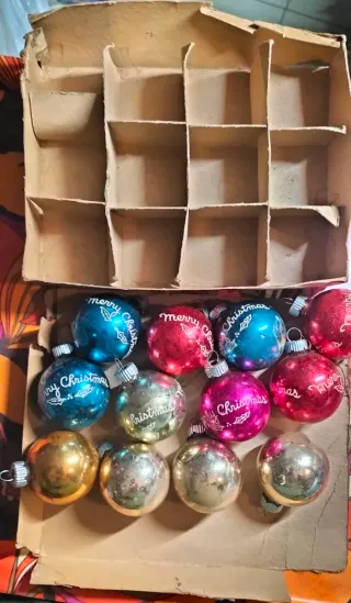 Scatola di 12 palline di Natale in vetro vintage