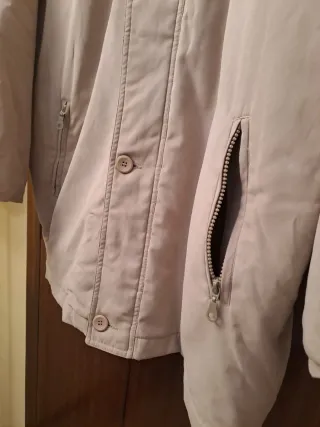 Chaquetón hombre beige cuello marrón