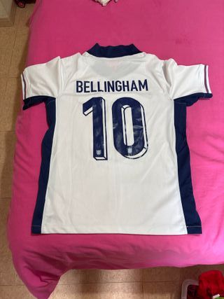 Algunas camisetas de varios equipos de fútbol