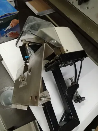 Grapadora Eléctrica Rapid 101 caballete + omega